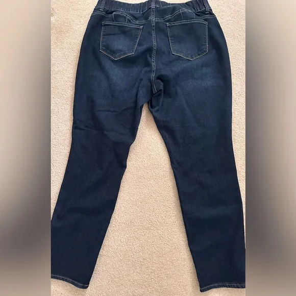 New York & Company Mya Curvy High Waisted Jeans - Picture 2 of 5